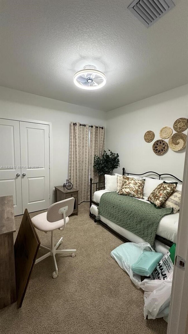 Building Photo - 429 NE 1st Ave