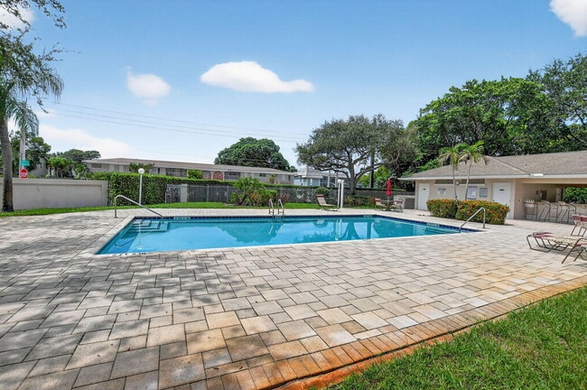 Building Photo - 851 NW 42nd Pl