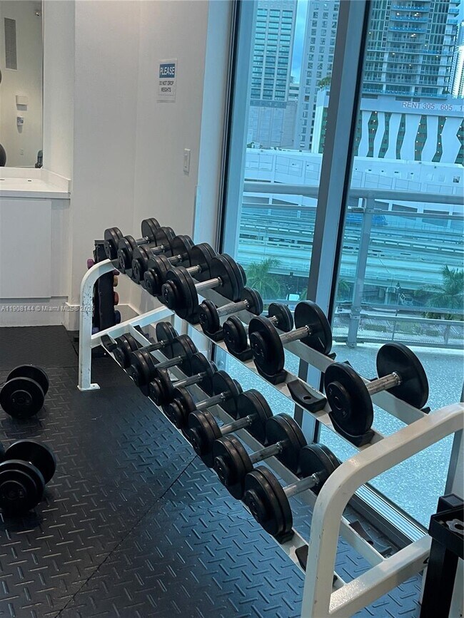 Building Photo - 350 S Miami Ave