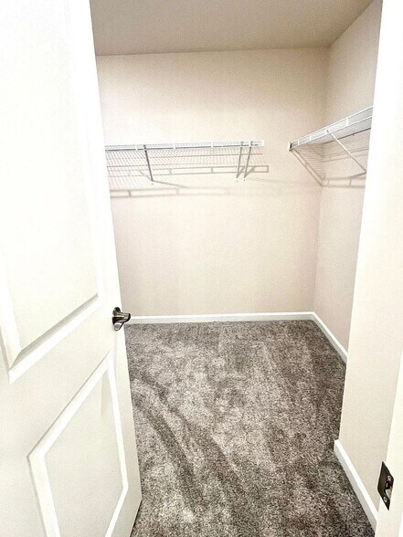 Building Photo - 1728 Arapahoe Ridge Dr