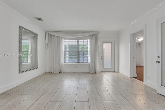 Building Photo - 701 NE 8th St