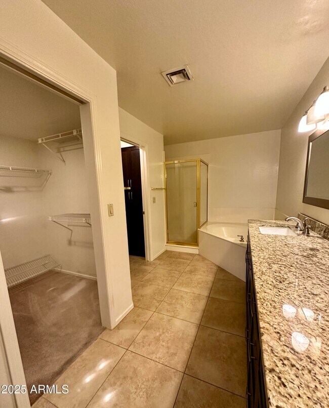 Building Photo - 11631 N 41st St