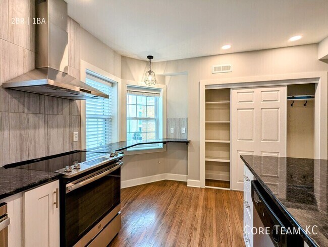 Building Photo - 920 Ward Pkwy