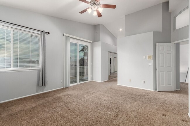 Building Photo - 4 bedoom home with private pool