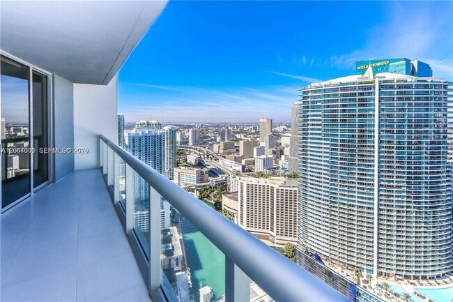 Building Photo - 475 Brickell Ave