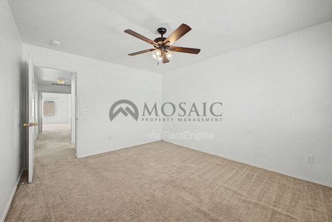 Building Photo - 820 N Granada Dr