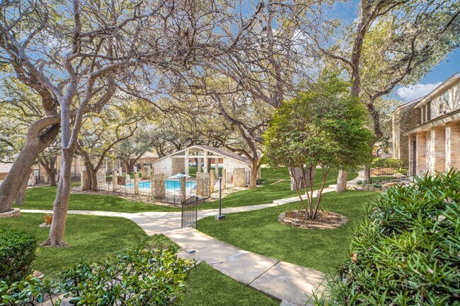 Building Photo - 2 Bedroom/2.5 Bath Bent Oak Subdivision