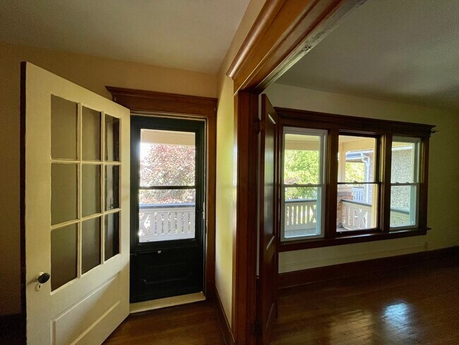 Building Photo - 786 McKinley Pkwy