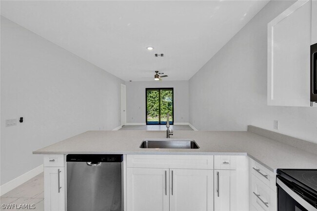 Building Photo - 430-432 Bell Blvd