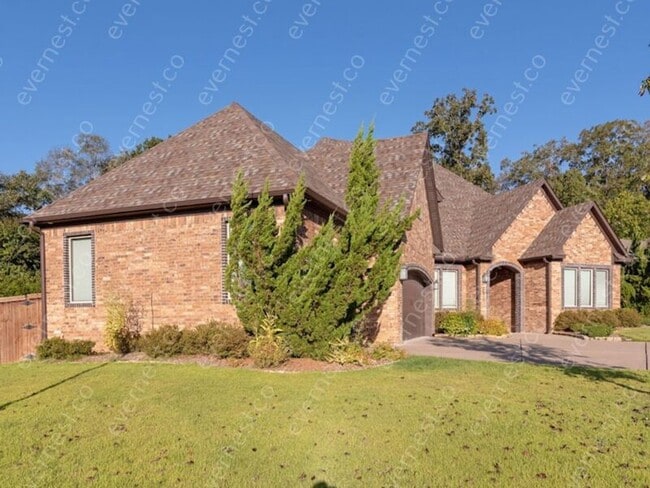 Building Photo - 6587 Westminster