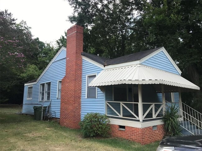 Building Photo - 520 N Maryland St