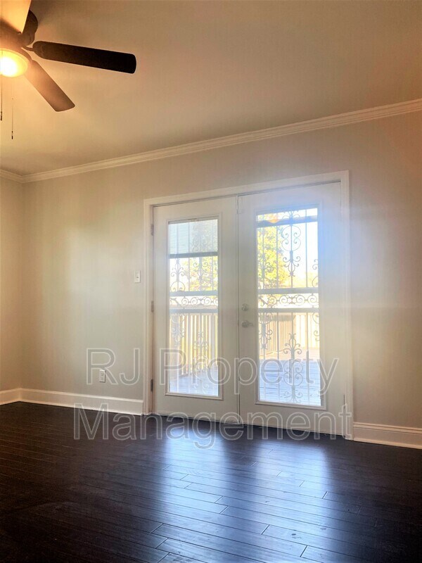 Building Photo - 3810 Montclair Dr