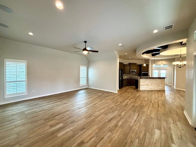 Building Photo - Luxury Living in Arcadia Ridge – Corner Lot, 3 Full Baths & Resort-Style Amenities!