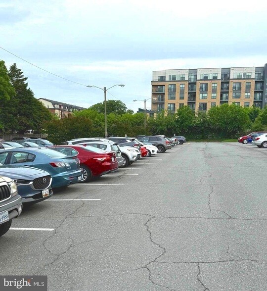 Building Photo - 1830 Columbia Pike