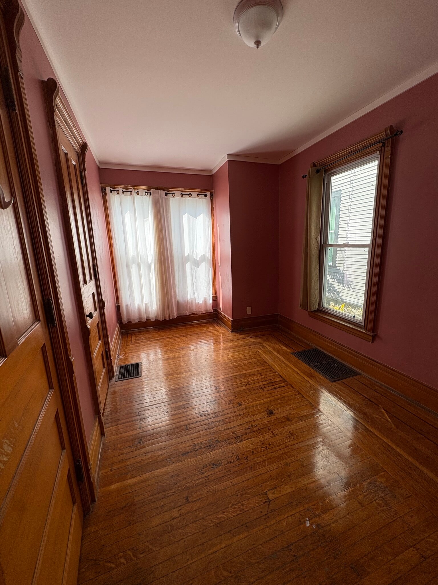 bedroom - 497 Breckenridge St