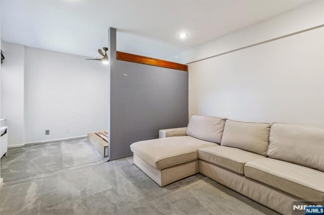 Building Photo - 3050 Edwin Ave