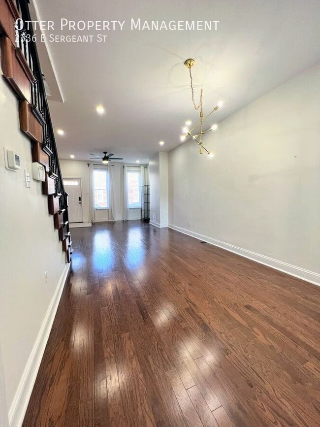 Building Photo - 2336 E Sergeant St