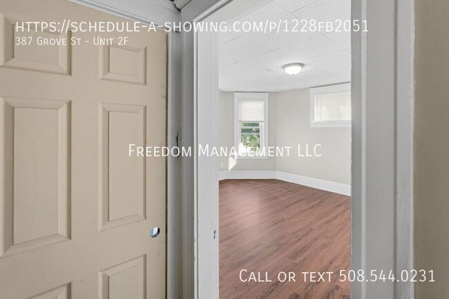 Building Photo - 387 Grove St