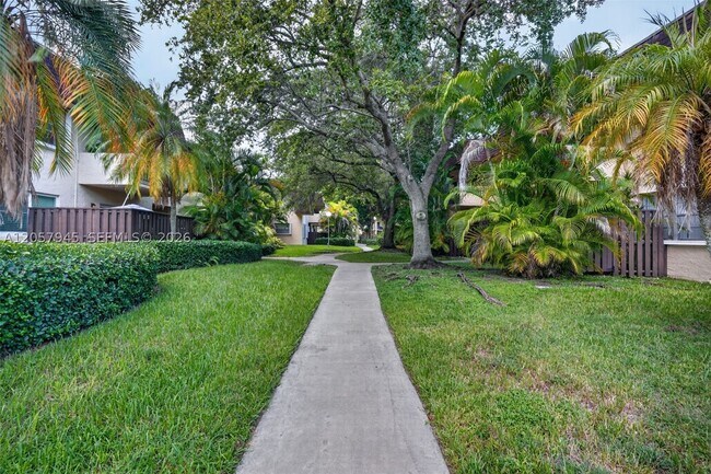 Building Photo - 13707 SW 91st Ct