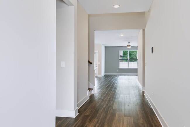 Building Photo - Beautiful 4 Bedroom, 3 Bath Home + Bonus - Available in Smyrna!