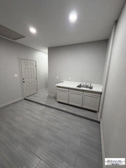 Building Photo - 2630 Haverford Blvd