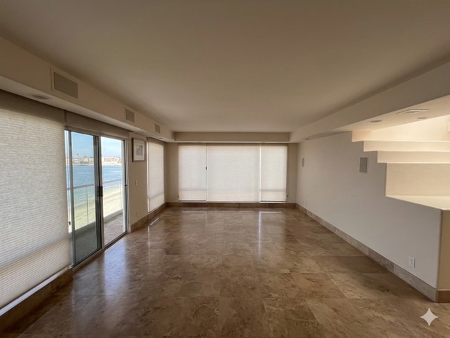 Building Photo - 3802 Riviera Dr