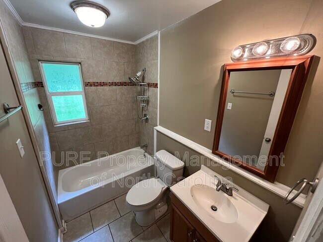 Building Photo - 4304 Wedgewood Dr
