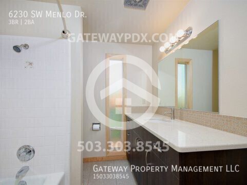 Building Photo - 6230 SW Menlo Dr