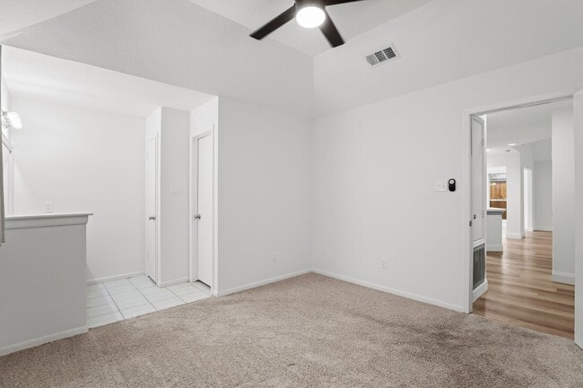 Building Photo - 22 Braemar Forest St