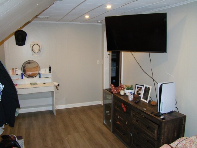 Building Photo - 13 Back River Rd