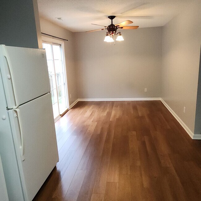 Building Photo - Inviting 2 Story House for Rent in Kerners...
