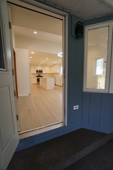 Building Photo - 28W383 Behrs Circle Dr S