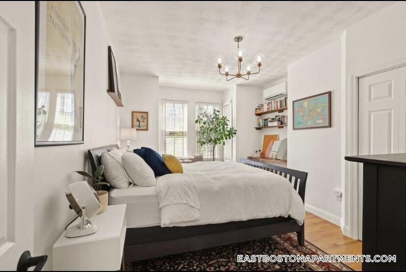 Building Photo - 171 Brooks St