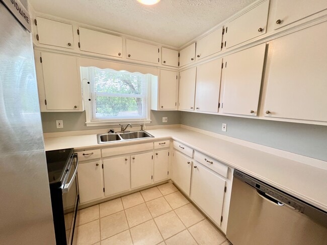 Building Photo - 507 N Gilmer Park