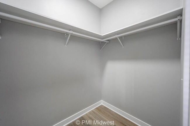 Building Photo - 1817 Montcalm St