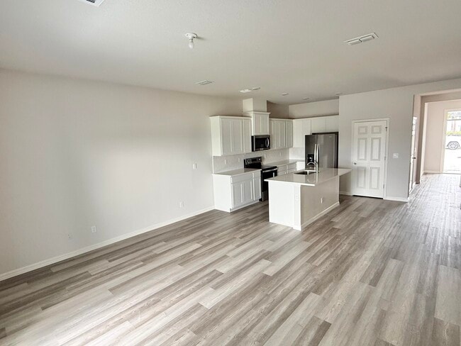 Building Photo - 12938 SW Forli Wy