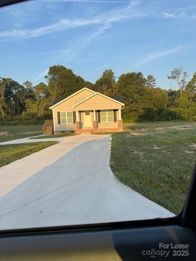 Building Photo - 100 Keeter St