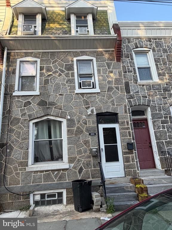 Building Photo - 3959 Terrace St