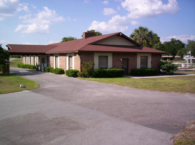 Building Photo - 10015 SW 90th Ct