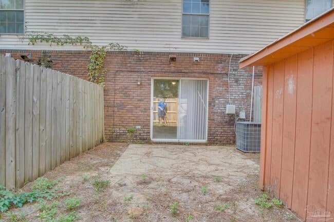 Building Photo - 3050 Belle Meade Dr