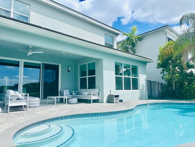 Building Photo - 15377 Green River Ct