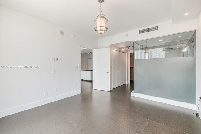 Building Photo - 92 SW 3rd St