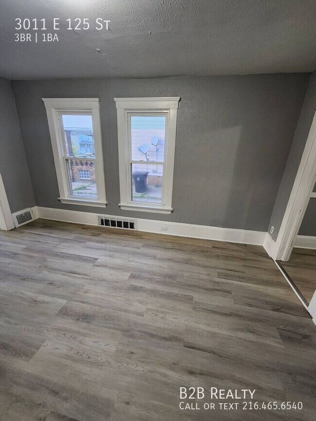 Building Photo - 3011 E 125th St