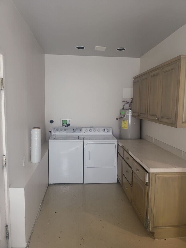 Building Photo - HISTORIC EDO 2 Bedroom  2 Bath  CONDO