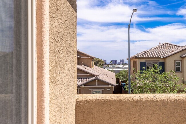 Building Photo - Beautiful West Vegas Home With Next Gen Suite