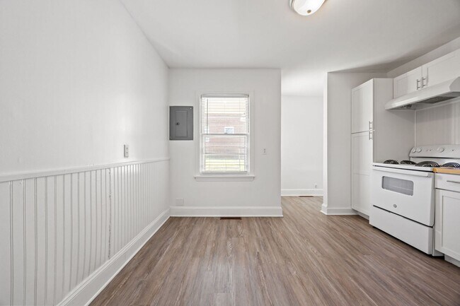 Building Photo - Duplex