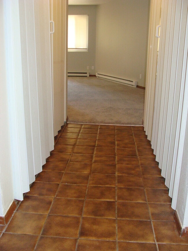 Building Photo - 414 W Beaver Creek Blvd