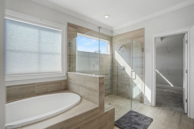 Building Photo - 3 BED | 3.5 BATHS | TWO CAR GARAGE | HERB RIVER | FURNISHED TOWNHOME