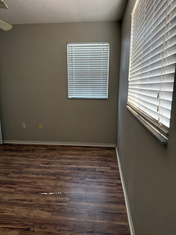Building Photo - 5681 Bentgrass Dr