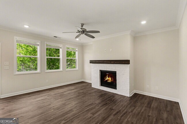 Building Photo - 545 Cresentry Brook